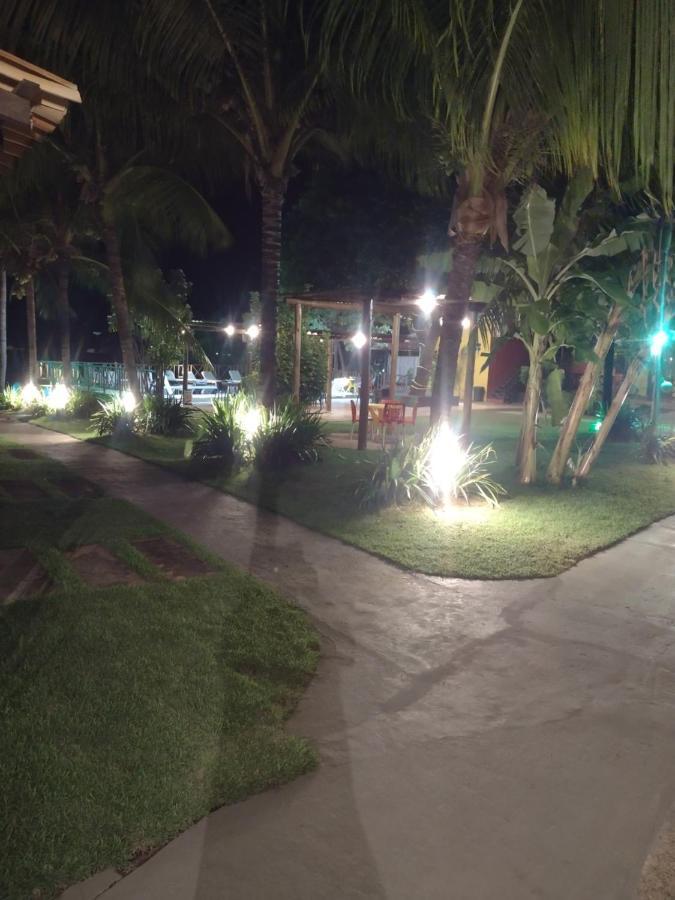 Ilha Do Meio Inn 2*